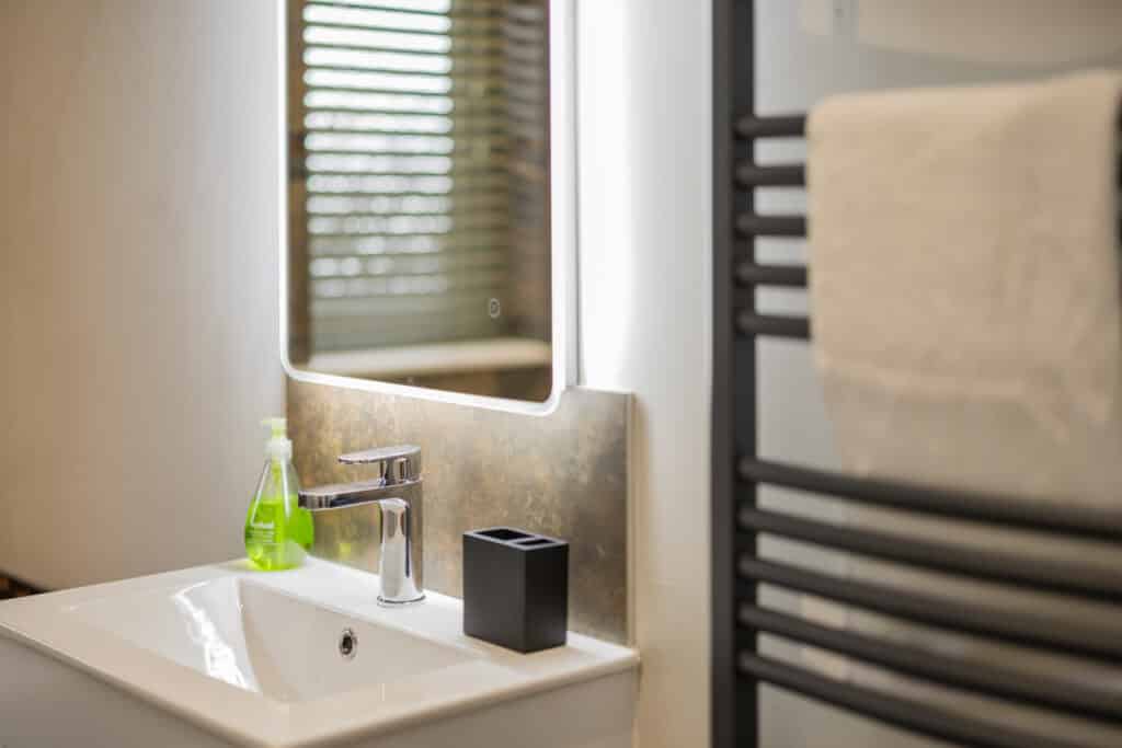 Coppergate House Grimsby - Bathroom
