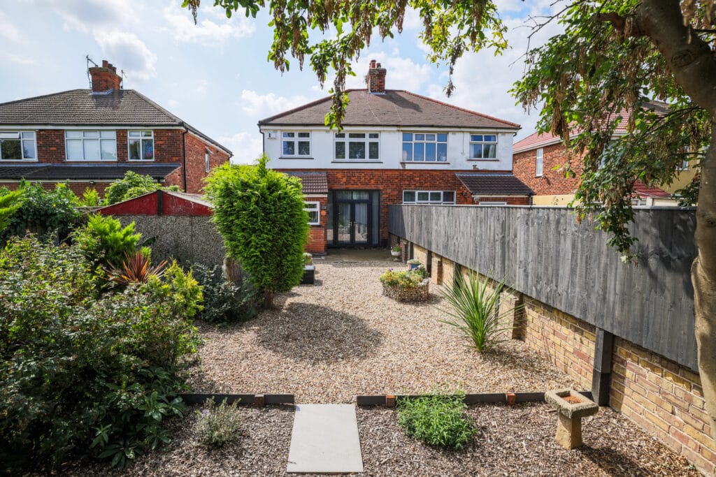 Coppergate House Cleethorpes - Rear Garden perfect for temporary relocations