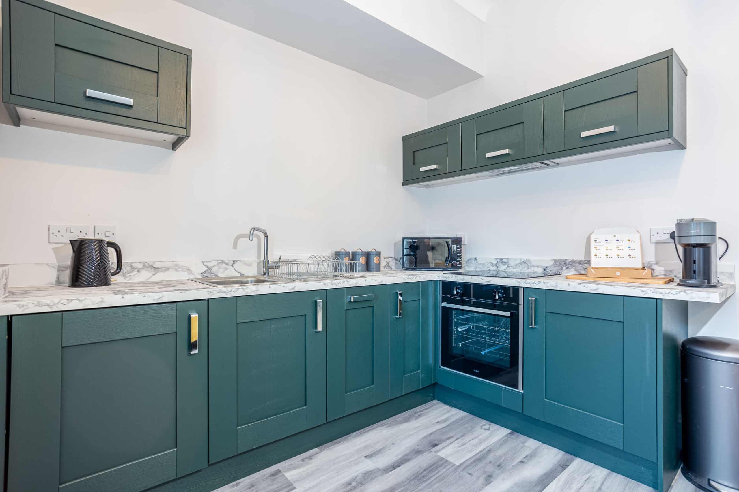 Fitted kitchen with everything you need for your work travel needs