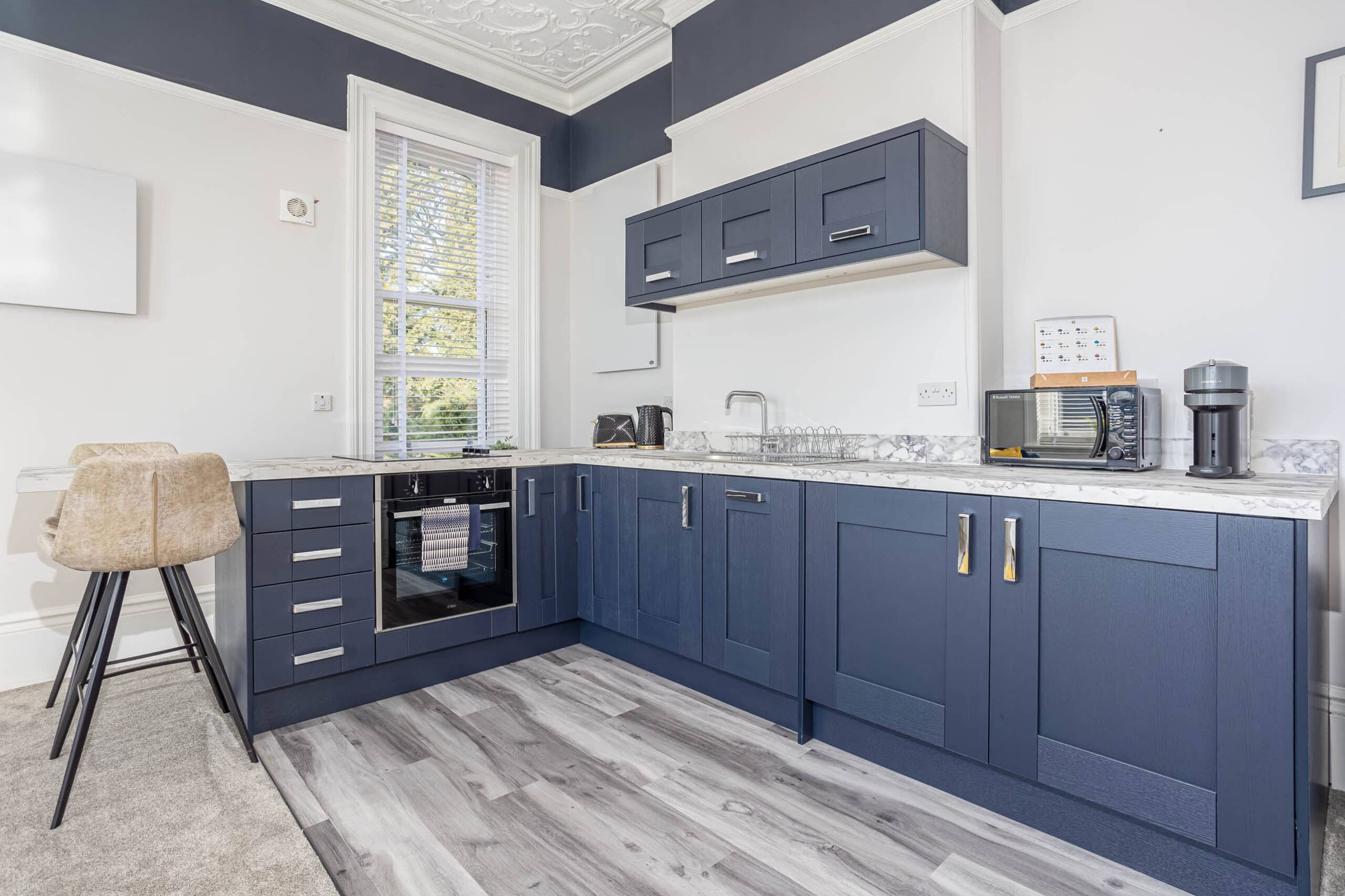 Fitted kitchen is fully equipped for business travellers staying in Grimsby and North East Lincolnshire
