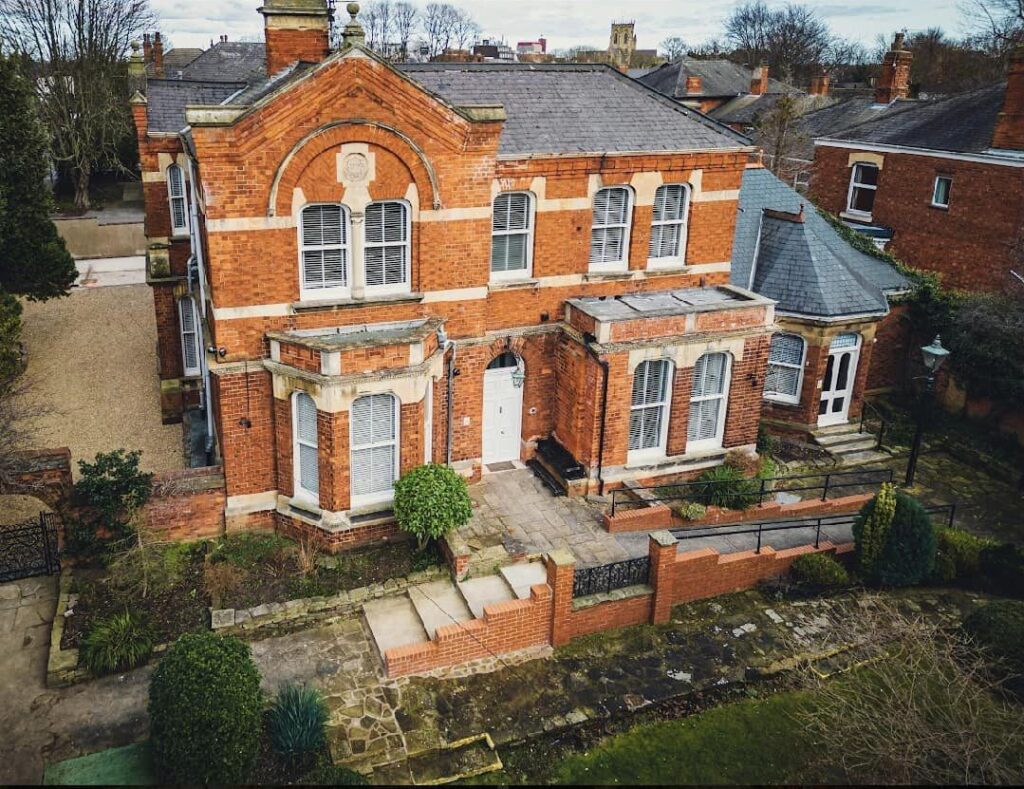 Serviced Accommodation in Grimsby by Coppergate
